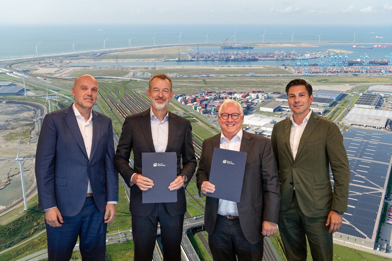 Ondertekening HBR 04 10 2024 6 + Achtergrond Ondertekening HBR 04 10 2024 6 + Achtergrond